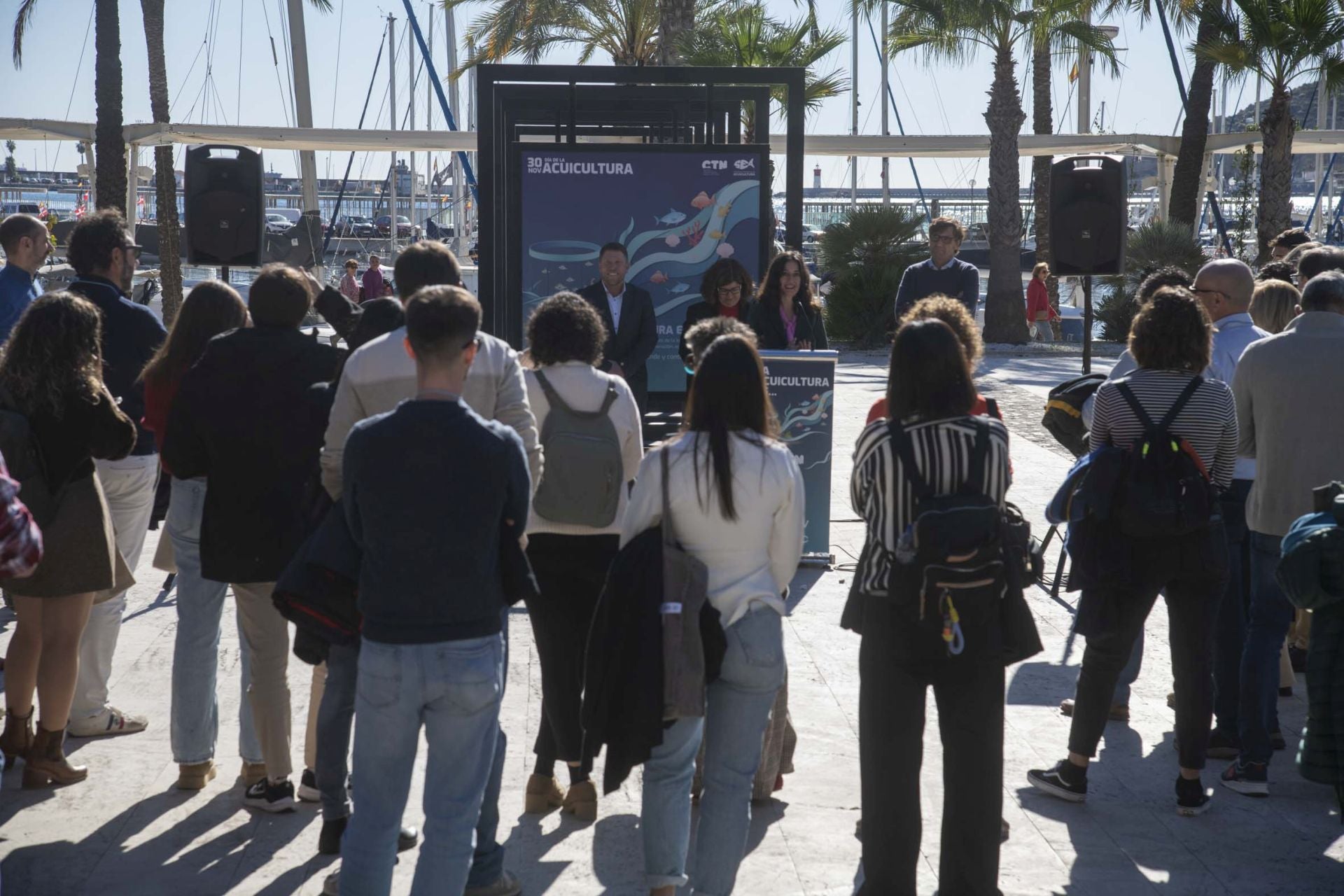 Las imágenes de la exposición &#039;La acuicultura es...&#039; en el Puerto de Cartagena