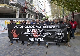 En imágenes, manifestación de autónomos en Murcia