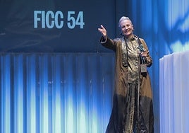 Elena Irureta, este sábado, tras recibir el premio a su carrera.