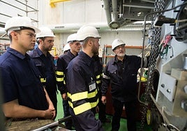 En la imagen de archivo, alumnos de FP realizan prácticas en Navantia, en Cartagena.