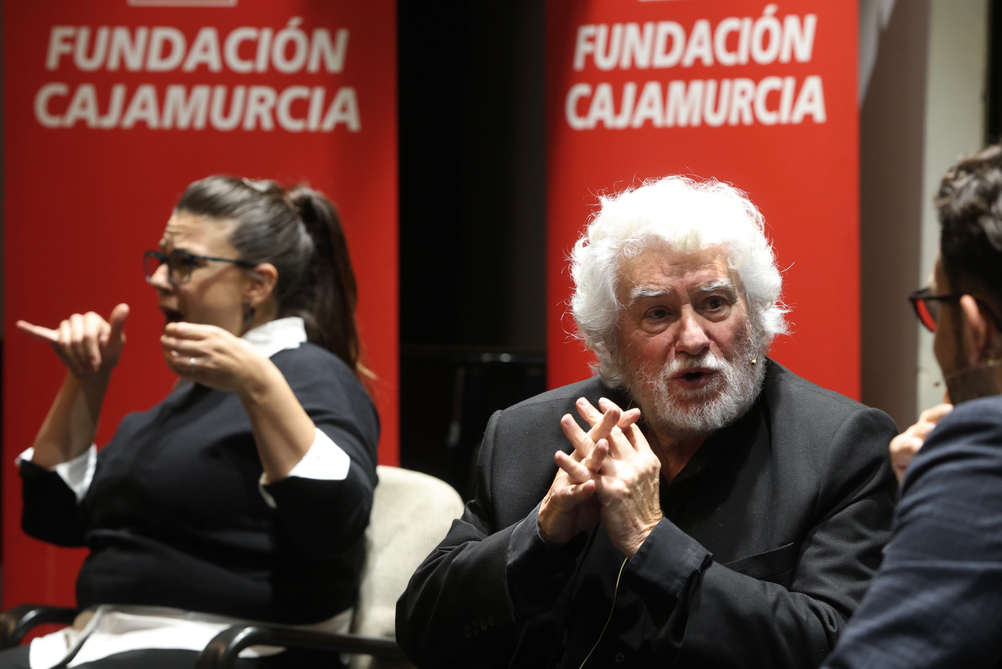 Las imágenes de Gabarrón en el aula de cultura de LA VERDAD