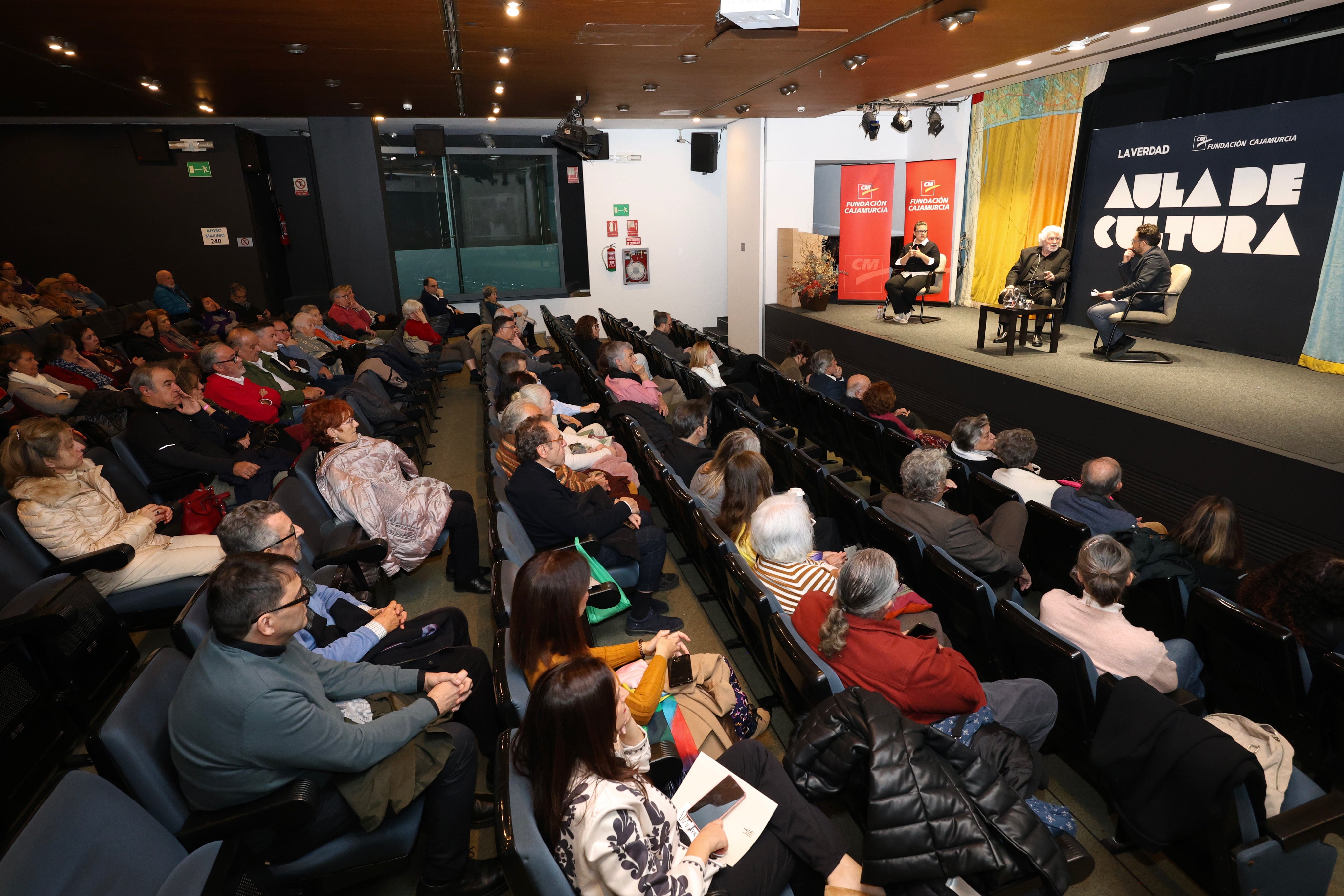 Las imágenes de Gabarrón en el aula de cultura de LA VERDAD