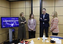 El encuentro informativo reunió a la consejera Marisa López Aragón, Rosalía Sánchez, José Luis Tomás e Isabel Sánchez, ayer, en las instalaciones de LA VERDAD.