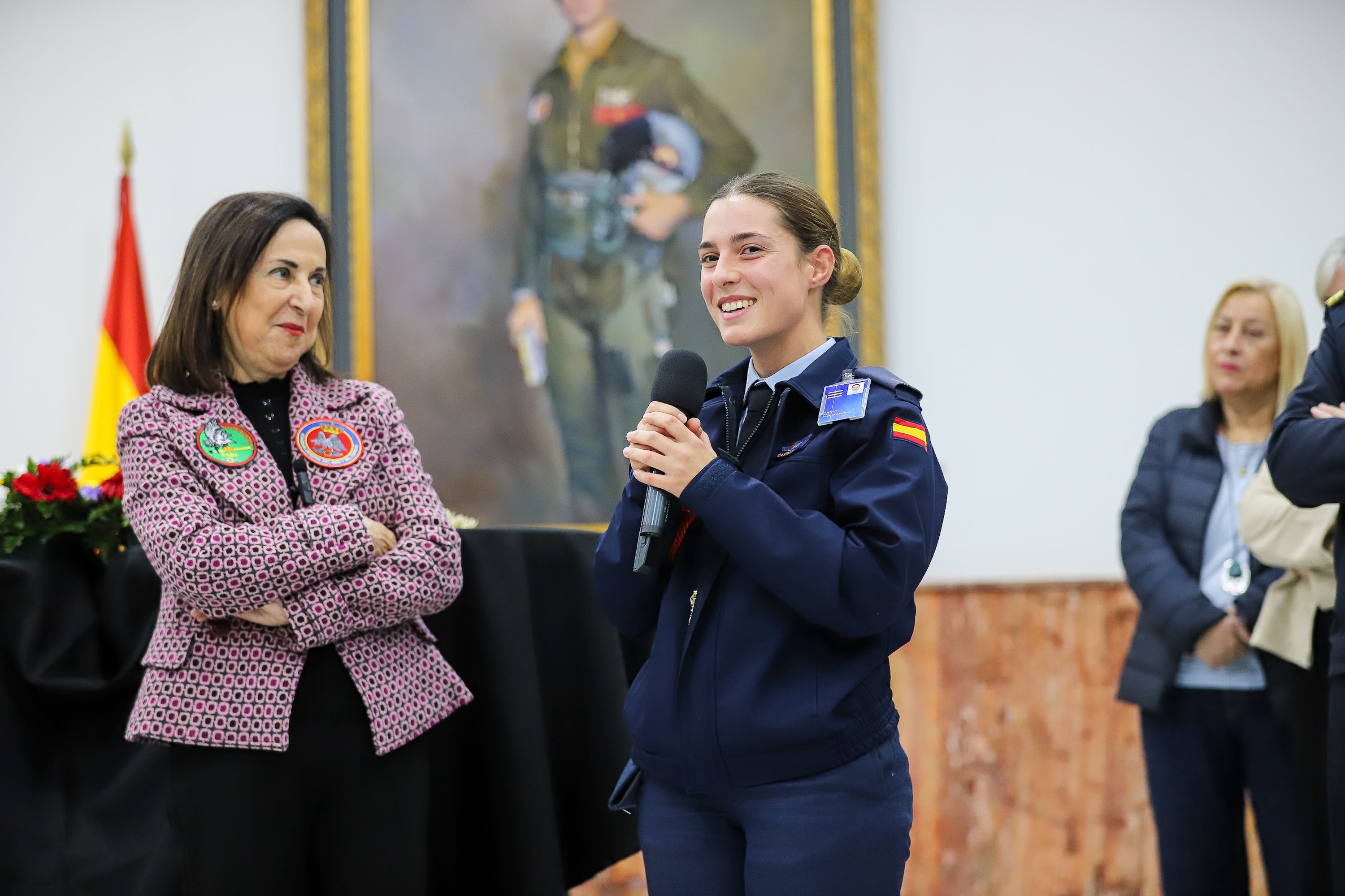 La visita de la ministra de defensa a la Academia General del Aire, en imágenes