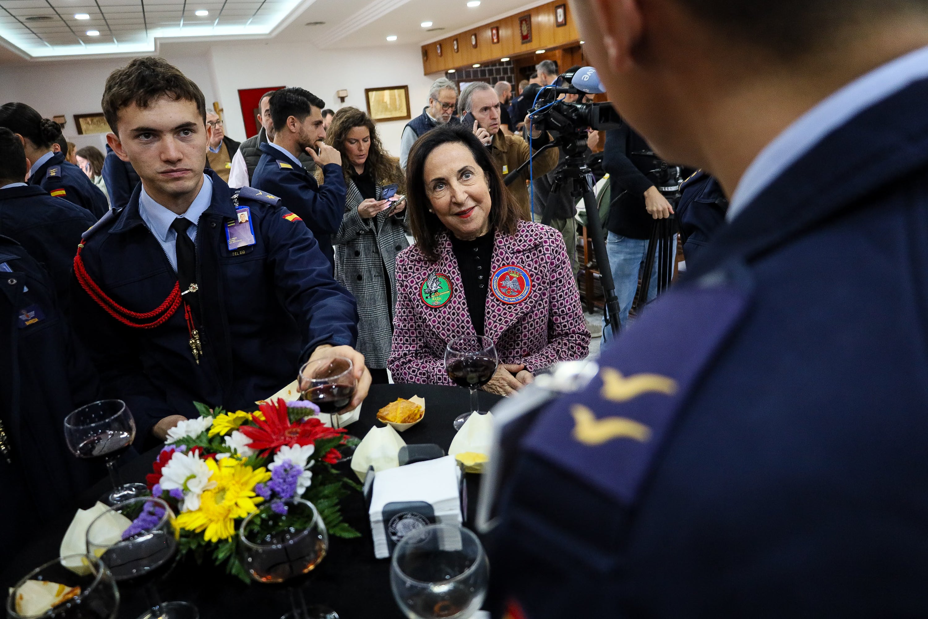 La visita de la ministra de defensa a la Academia General del Aire, en imágenes