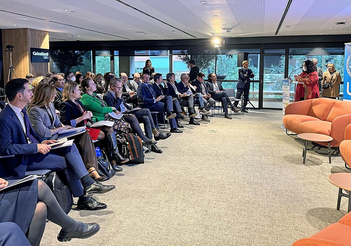 La presidenta de la Untfsse, Simel Esim, en una de sus intervenciones en esta cita.