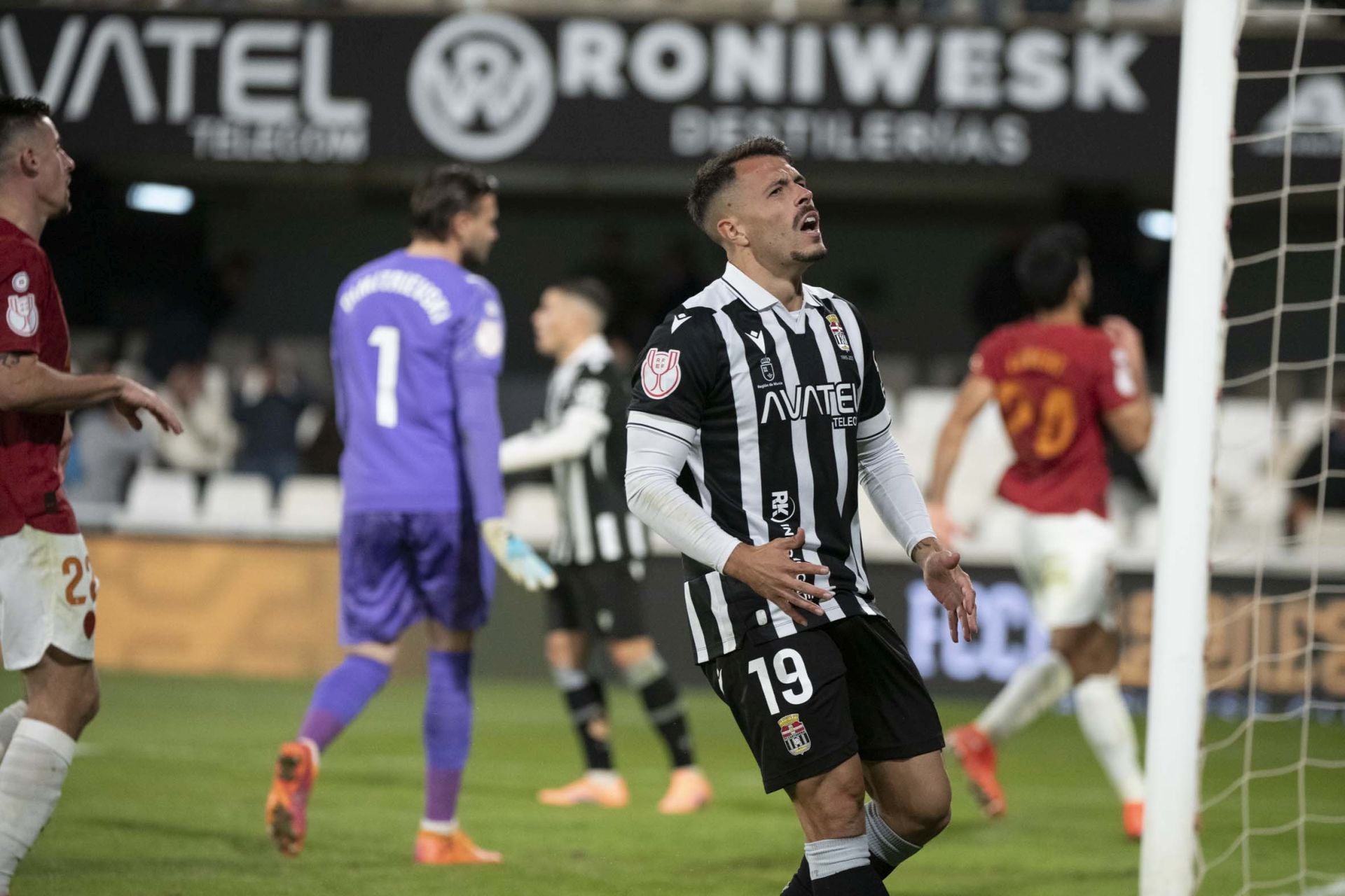 El FC Cartagena, eliminado de la Copa del Rey, en imágenes