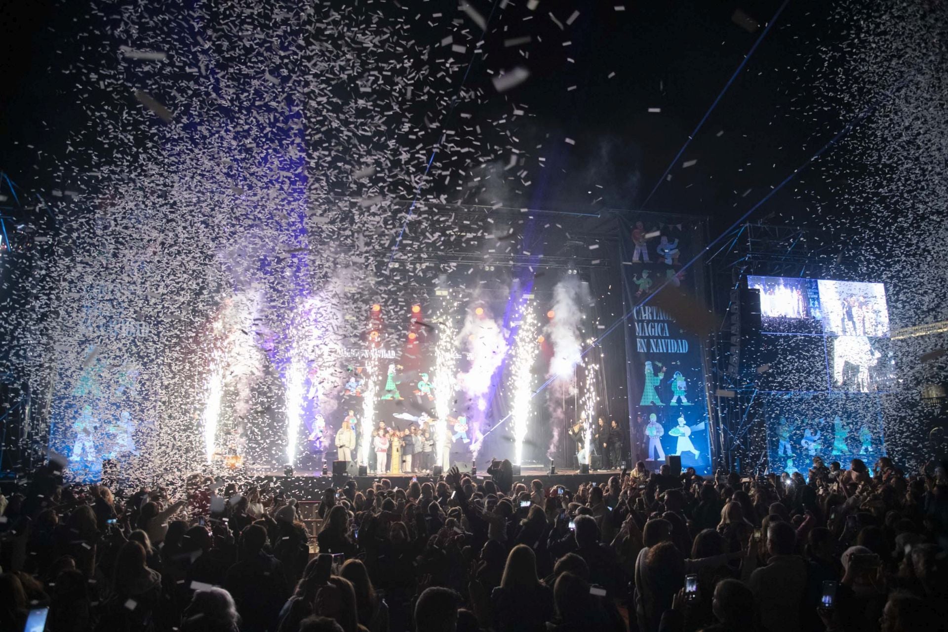 El encendido de las luces navideñas de Cartagena, en imágenes