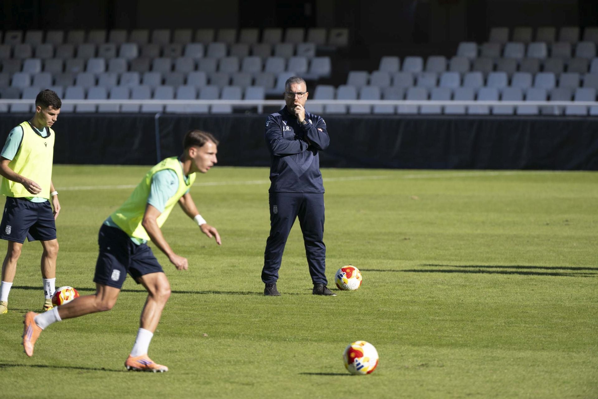 El último entrenamiento del Fútbol Club Cartagena antes del derbi contra el Real Murcia, en imágenes