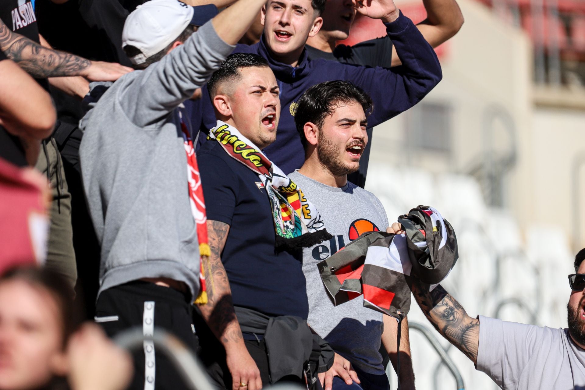 El último entrenamiento del Real Murcia antes del derbi contra el Fútbol Club Cartagena, en imágenes