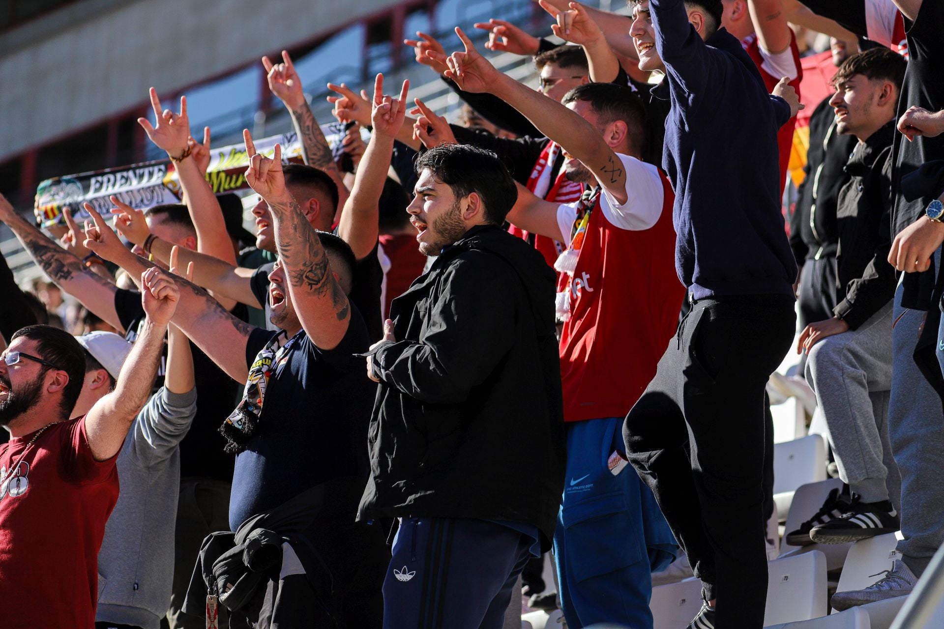 El último entrenamiento del Real Murcia antes del derbi contra el Fútbol Club Cartagena, en imágenes