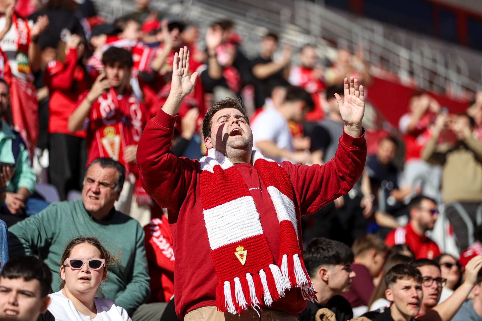 El último entrenamiento del Real Murcia antes del derbi contra el Fútbol Club Cartagena, en imágenes
