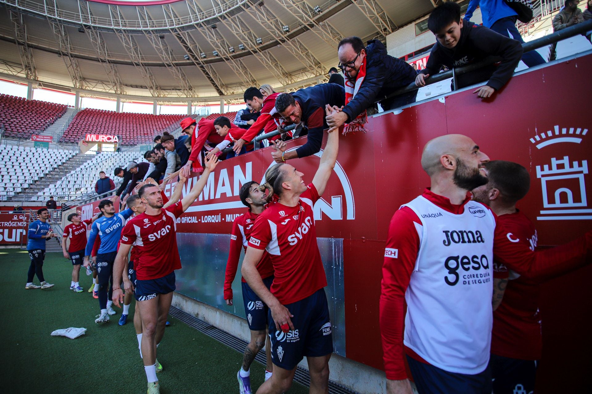 El último entrenamiento del Real Murcia antes del derbi contra el Fútbol Club Cartagena, en imágenes