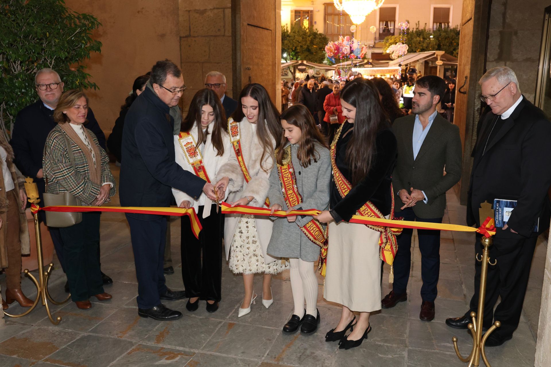 En imágenes, la inauguración del Belén de Murcia en el Palacio Episcopal