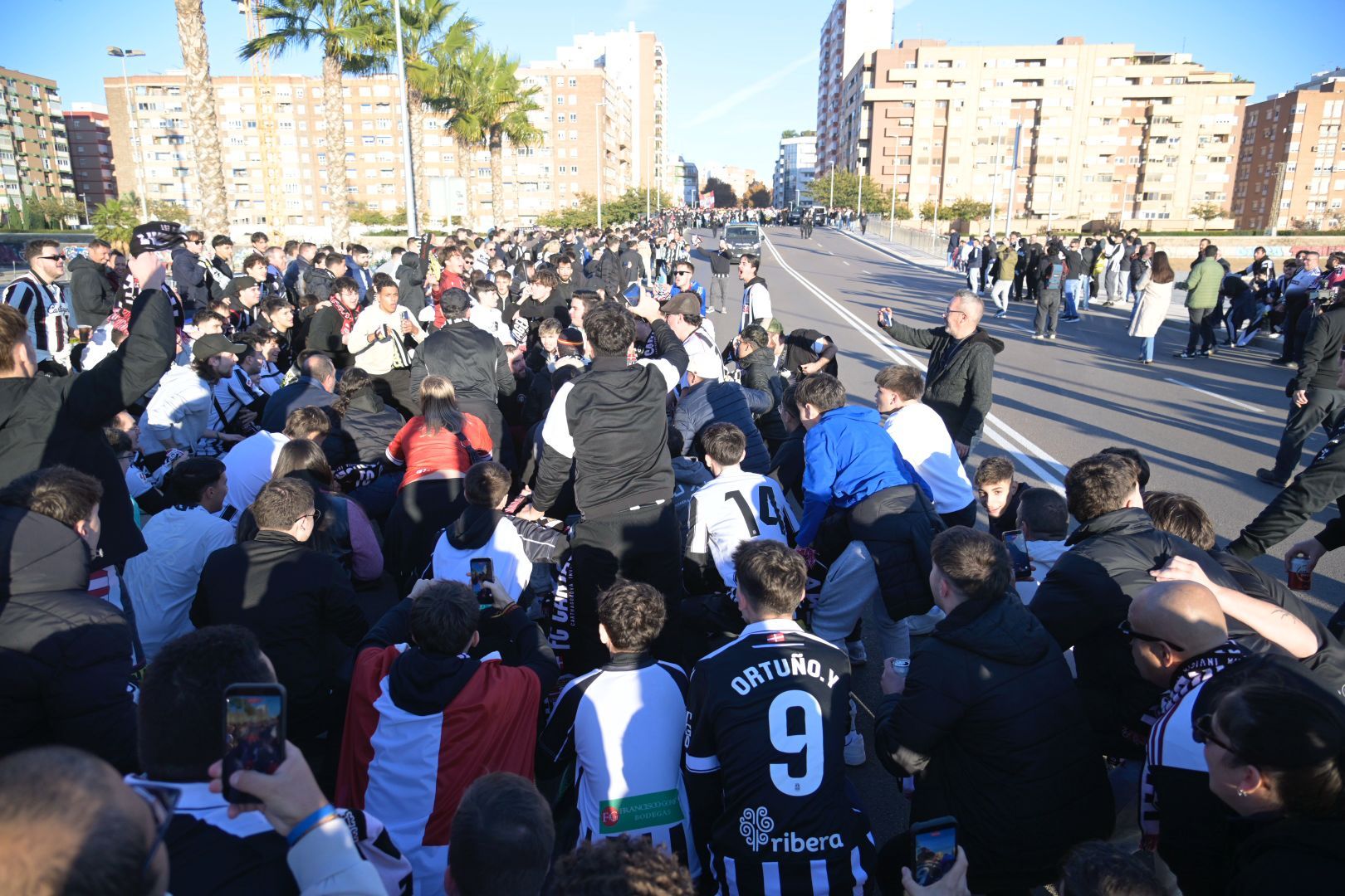 En imágenes, el ambiente en el entorno del Cartagonova