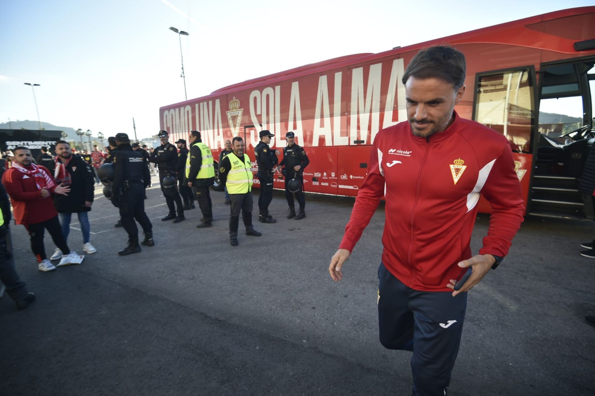 En imágenes, el ambiente en el entorno del Cartagonova