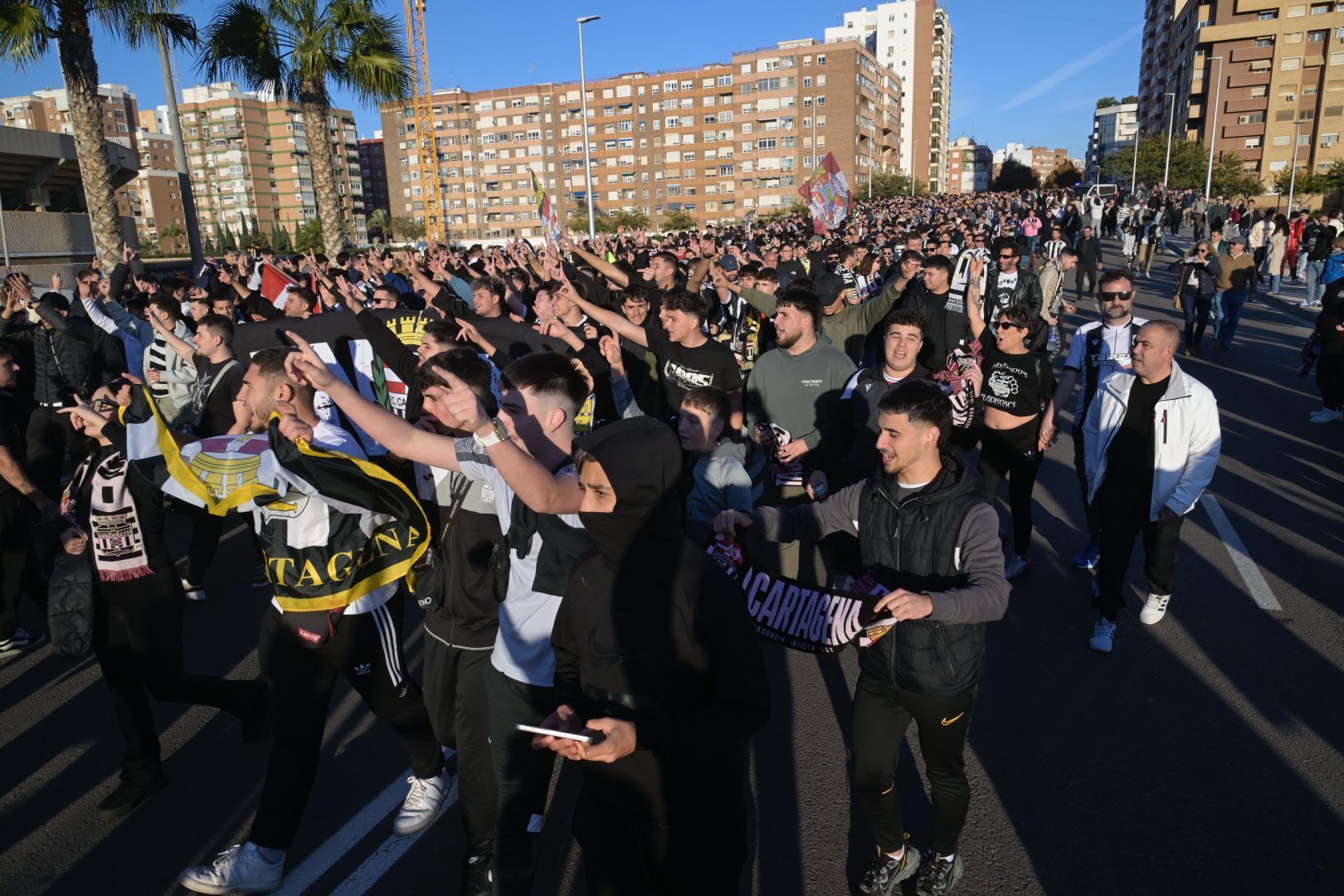 En imágenes, el ambiente en el entorno del Cartagonova