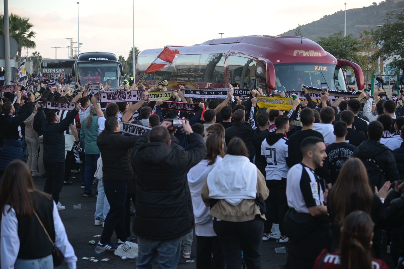 En imágenes, el ambiente en el entorno del Cartagonova