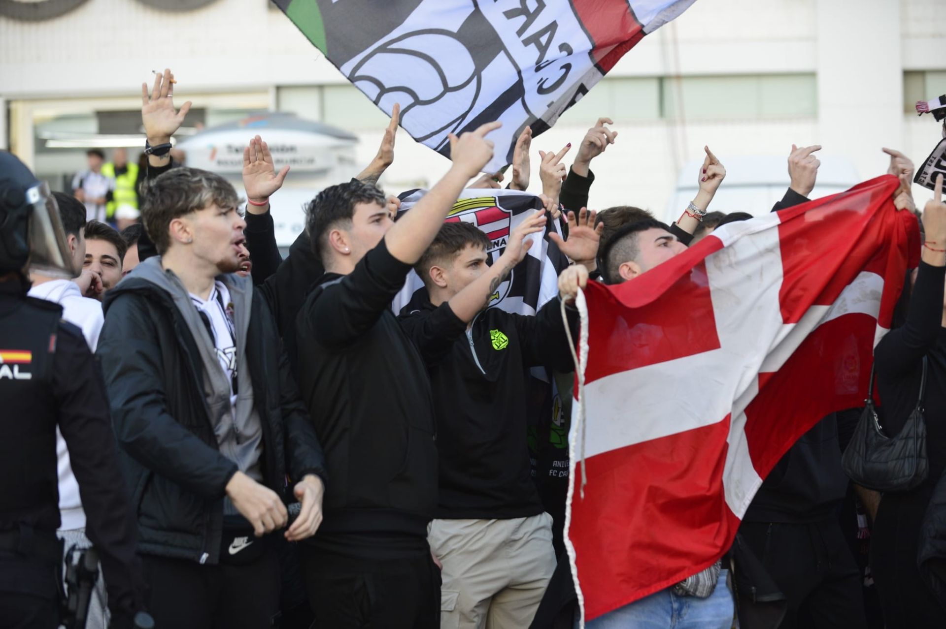 En imágenes, el ambiente en el entorno del Cartagonova