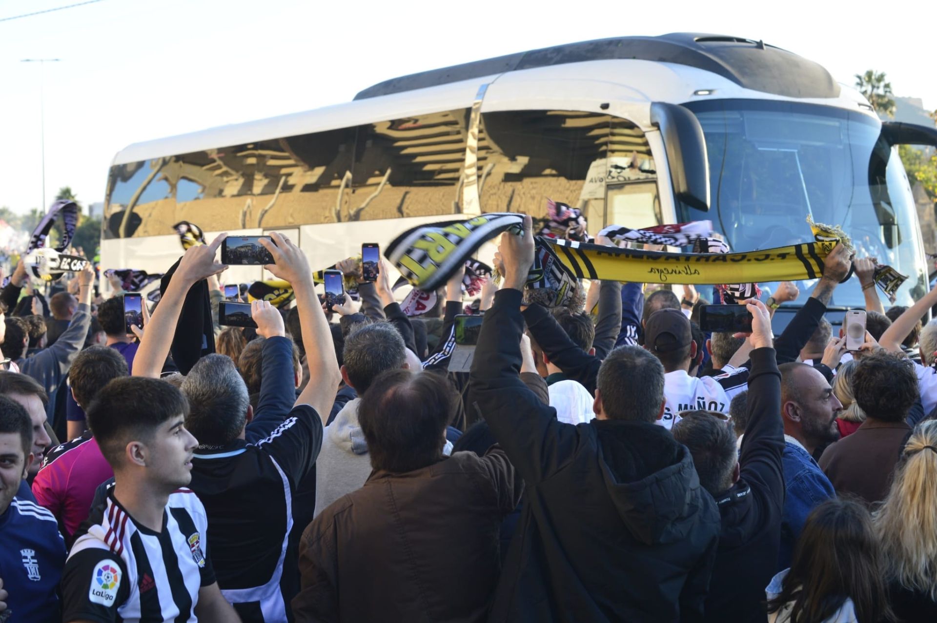 En imágenes, el ambiente en el entorno del Cartagonova