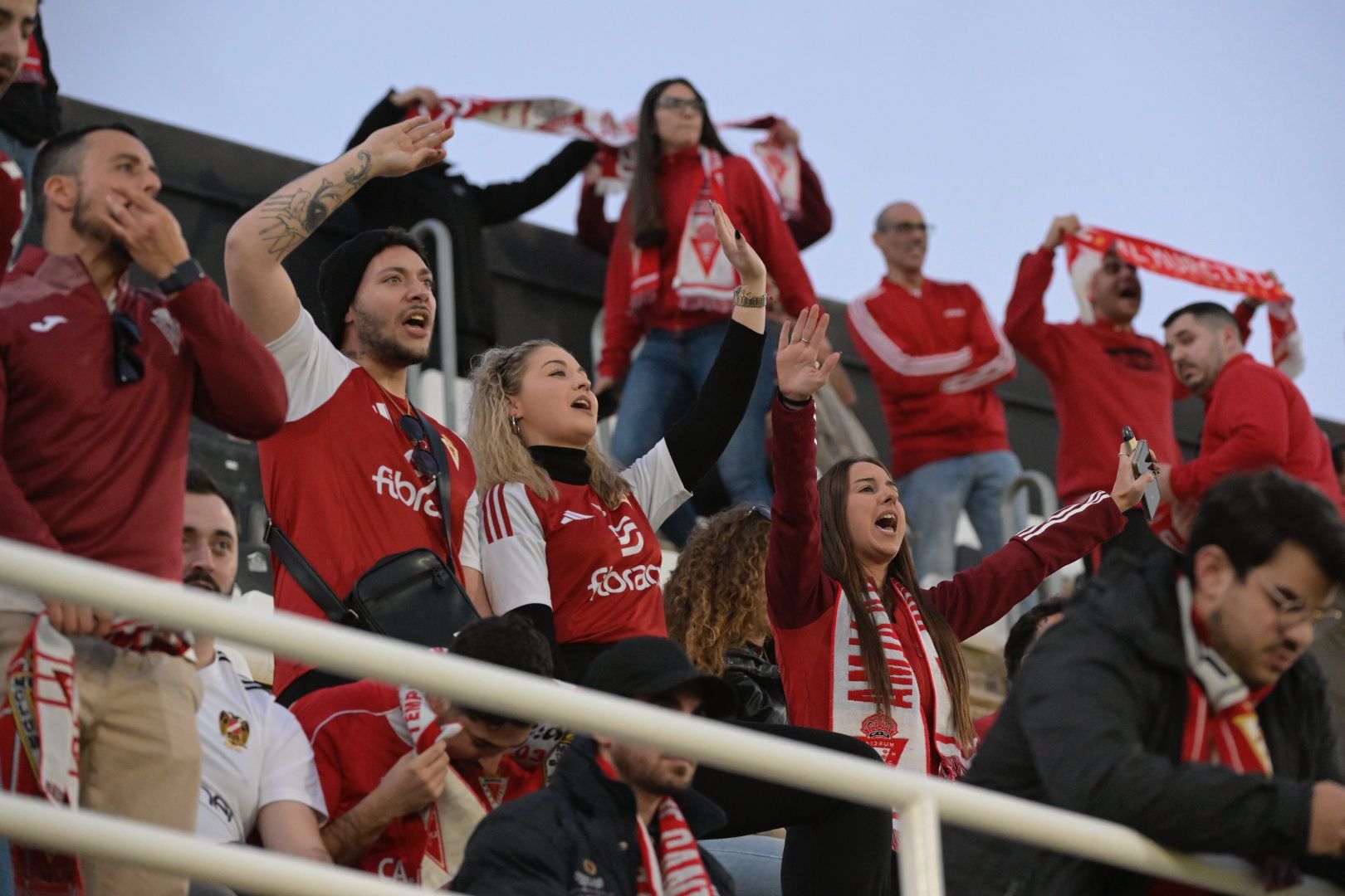 En imágenes, el ambiente en el entorno del Cartagonova