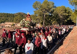 Un momento de la romería de bajada de Santa Eulalia de Mérida, este lunes, en Totana.