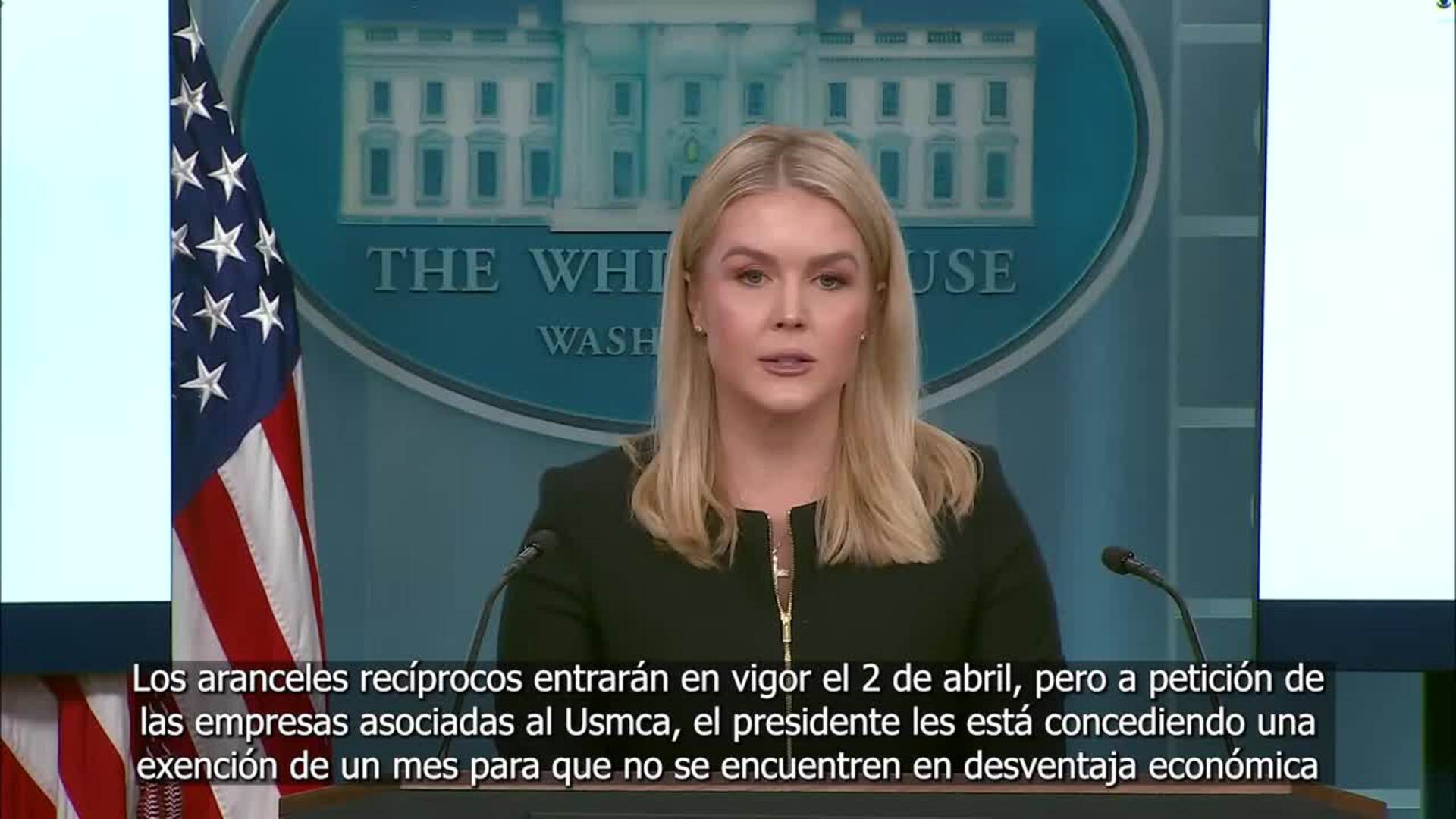 Trump concede un mes de prórroga a aranceles a los automóviles que entren de México y Canadá