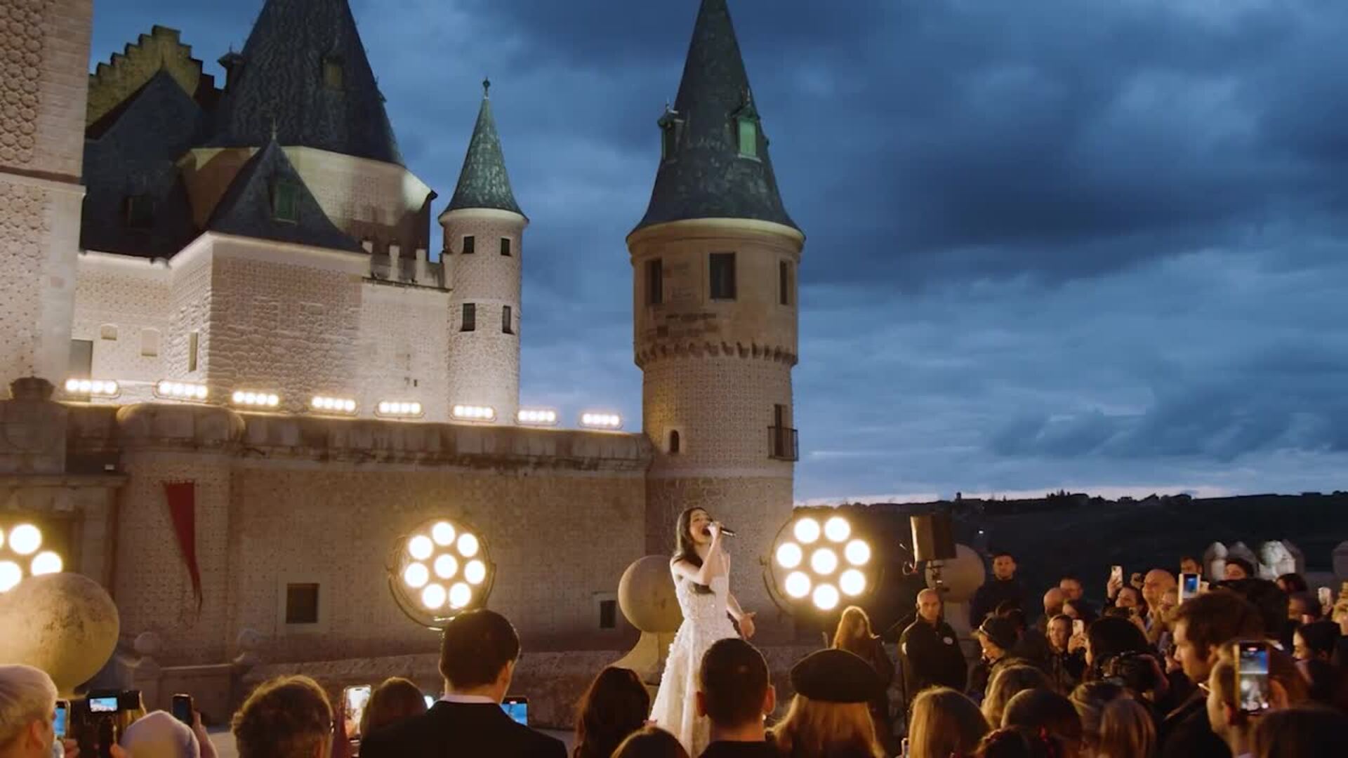 Disney celebra el estreno de Blancanieves con una actuación musical en el Alcázar de Segovia