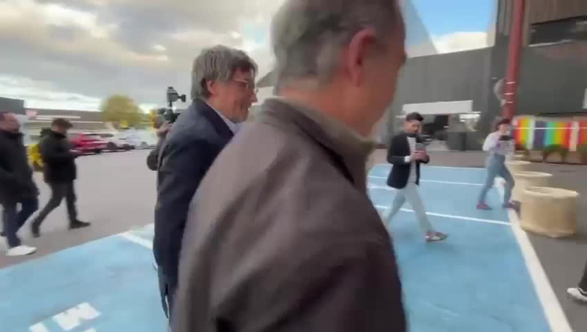 Puigdemont llega a Perpiñán para reunirse con su ejecutiva para decidir sobre el devenir de la legislatura