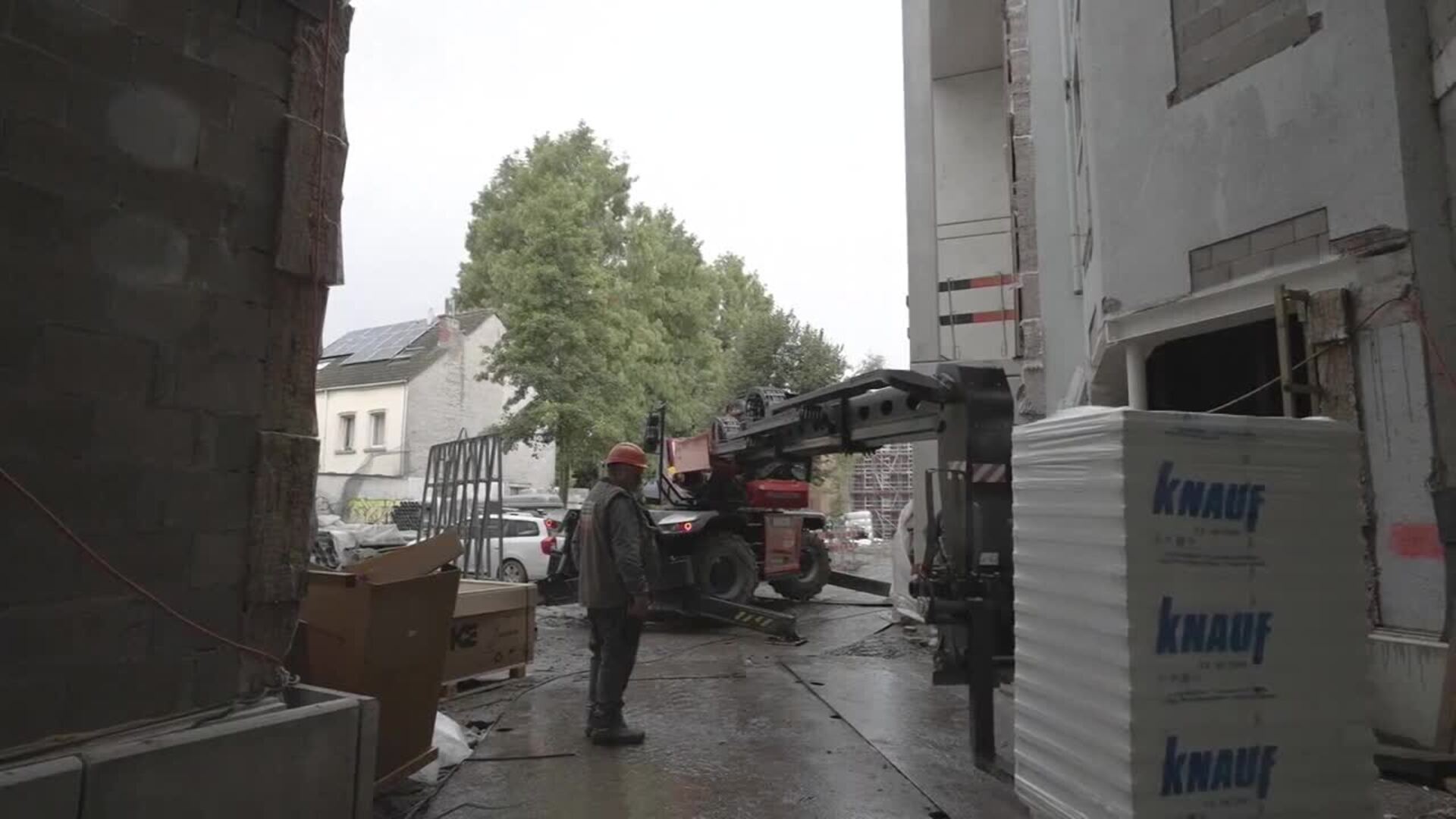 El paro baja en 18.805 personas en noviembre y Seguridad Social pierde 14.358 afiliados medios