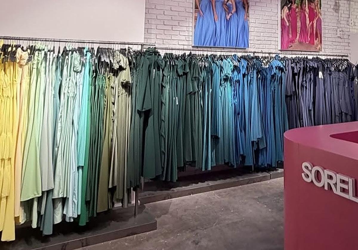 Una marca de ropa que triunfa en redes sociales abre una tienda en ...