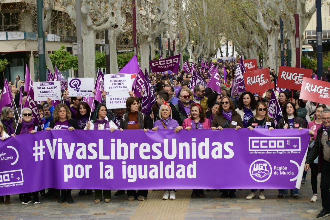 Marcha del 8M por el Día de la Mujer en Murcia, en imágenes | La Verdad