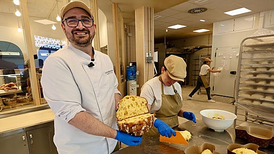 Dos panaderías murcianas triunfan con la colomba, el dulce italiano parecido al panetone