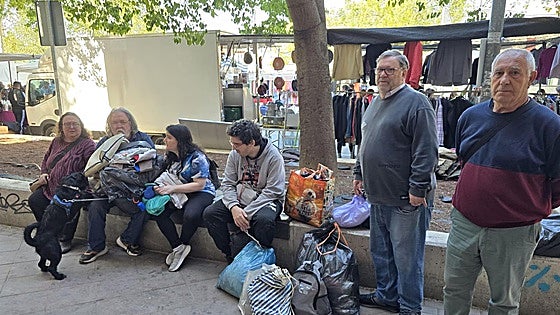Un desahucio obliga a una familia de Murcia a dejar su casa de los últimos 40 años