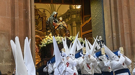 Pasión de un Crucificado remoto en Murcia