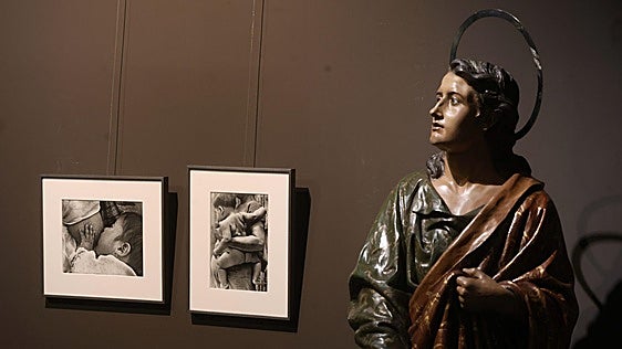 La exposición 'Habitar el intervalo. Diálogos entre lo contemporáneo y lo sagrado', en imágenes