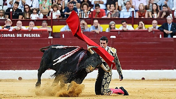 Talavante toma la delantera en la Feria Taurina de Murcia