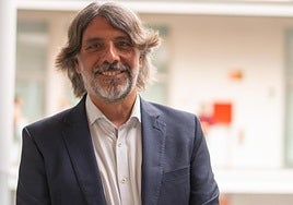 Emilio Jiménez, en las instalaciones del centro académico.