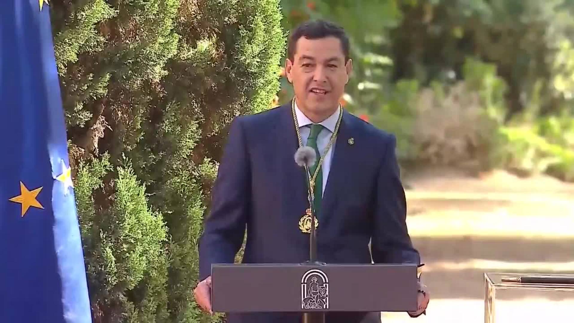 Moreno promete ser "fiel" a la vía andaluza del diálogo tras pactar con Vox