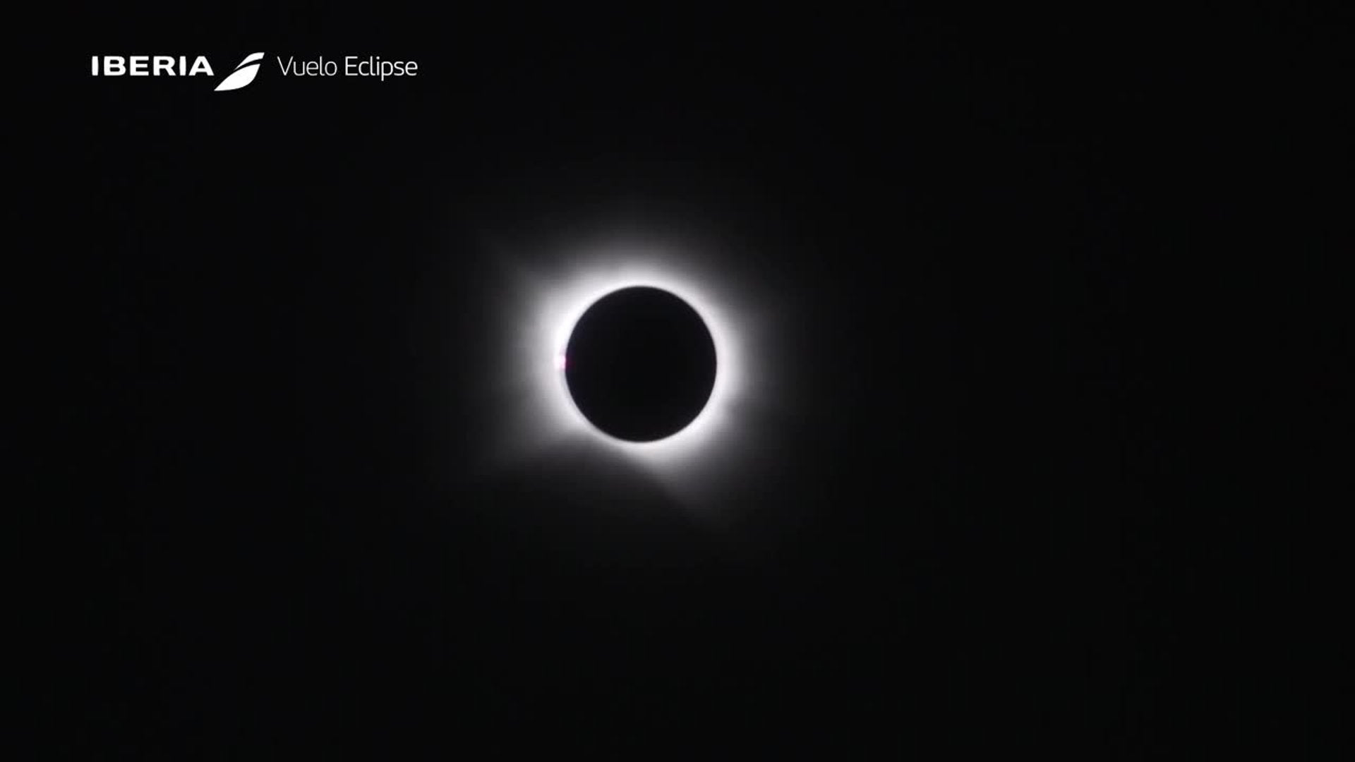 Un vuelo especial de Iberia retransmite en directo el eclipse