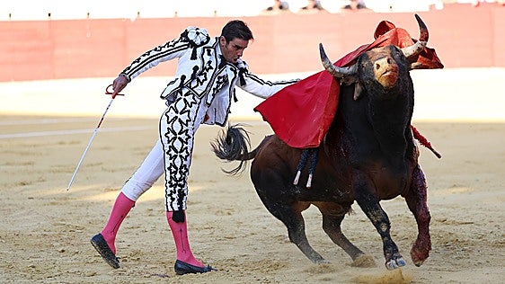 Miguel Ángel Perera, El Payo y Tomás Rufo hacen el paseíllo este domingo en Abarán