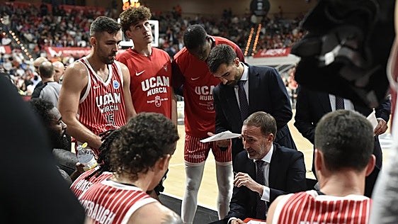 Una plantilla muy larga en el UCAM a expensas de DeJulius