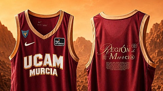 El UCAM recupera el granate para una primera equipación de sentimiento regional
