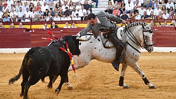 Corrida de rejones de la Feria de Taurina de Murcia, en imágenes