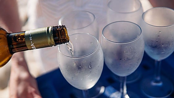 Esta es la mejor manera de mantener el vino frío