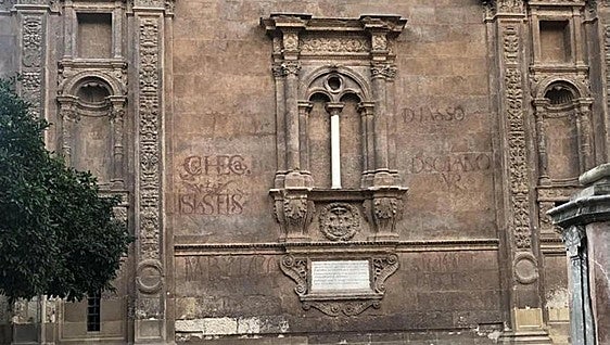 Los grafitis protegidos que atesora la Catedral de Murcia