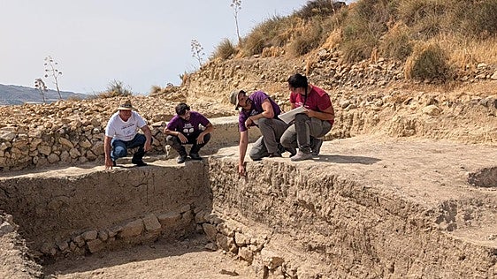 Hallan un complejo «monumental» con 2.500 años en el Cabezo de la Fuente de Alhama de Murcia