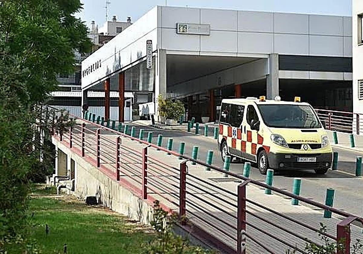 Entrada de Urgencias del Hospital Morales Meseguer.
