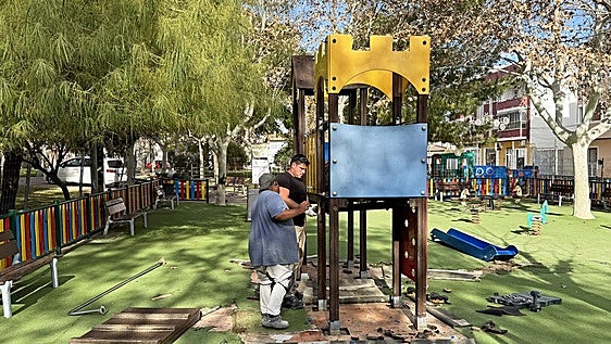 Destinan cerca de un millón de euros a modernizar y hacer más seguros 11 parques infantiles de Las Torres de Cotillas