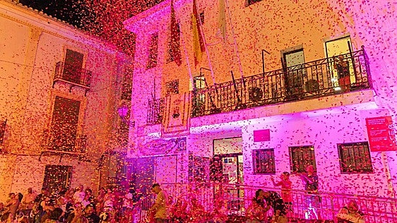 Blanca pega el chupinazo de fiestas para el arranque de los encierros en honor a San Roque